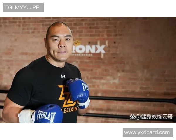 足球明星挑战拳击训练视频展现惊人力量与技巧的完美结合